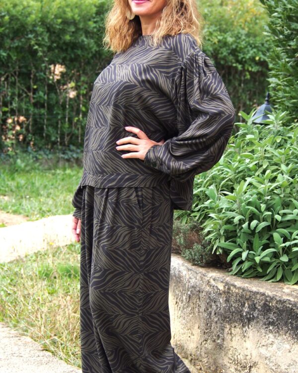 Blouse audrey zèbre élégante Pantalon Oumie large élégant