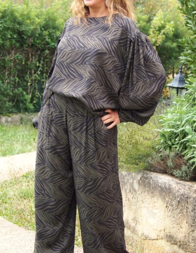 Pantalon Oumie crêpe de viscose zèbre kaki et noir