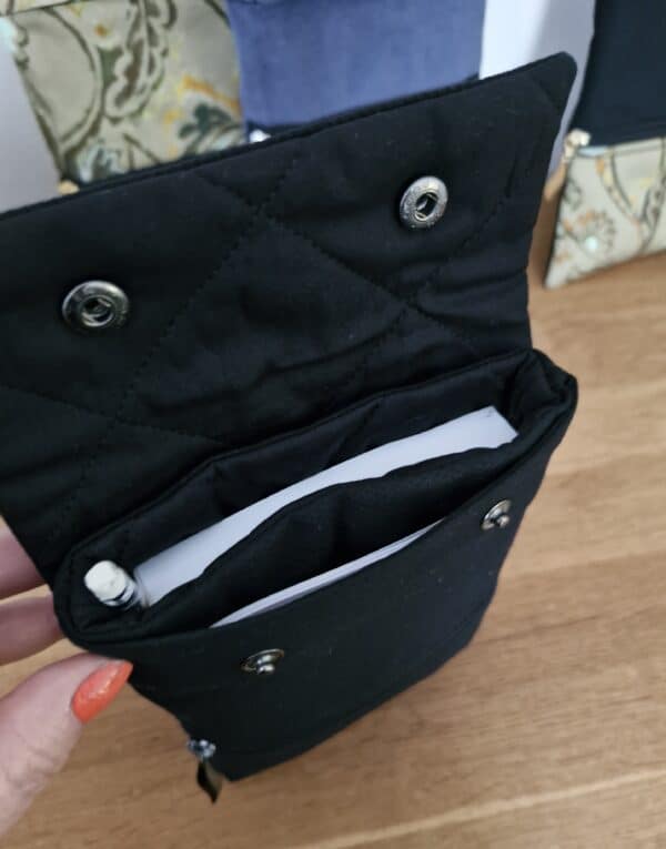 pochette de livre ouverte