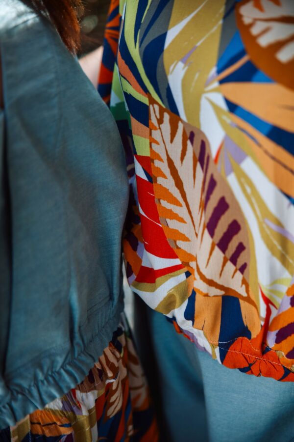 zoom duo de tissu fleuri et bleu