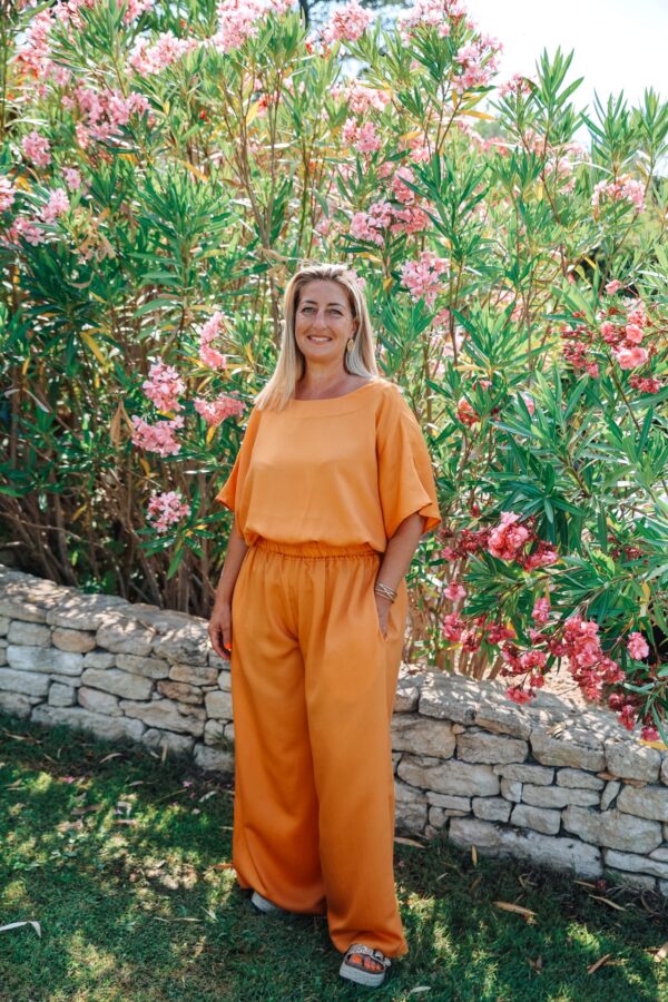 pantalon large orange coupe ample femme