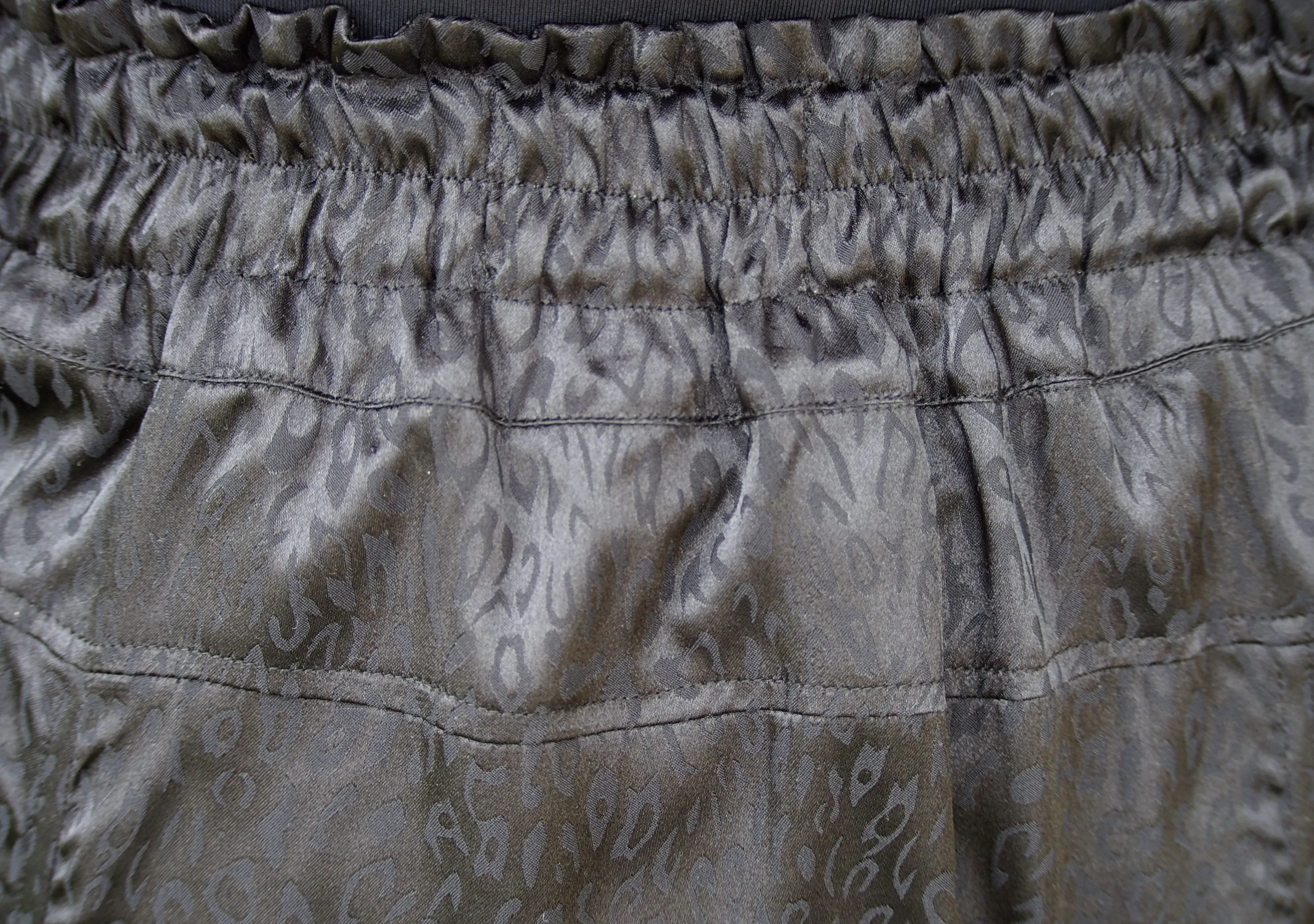 Jupe Pam - Satinée Noire - Motif Ocelot – Image 11