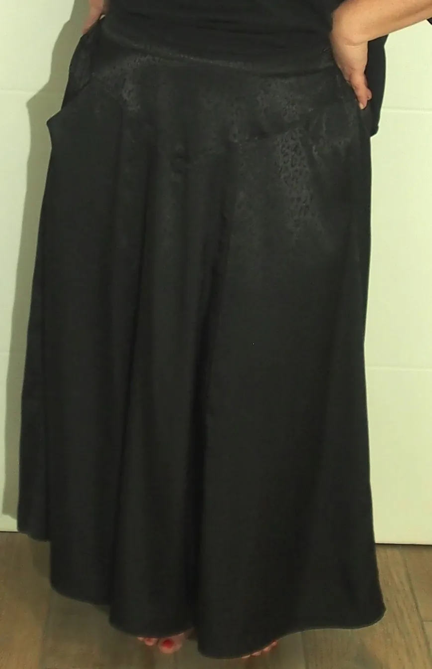 Jupe Pam - Satinée Noire - Motif Ocelot – Image 6