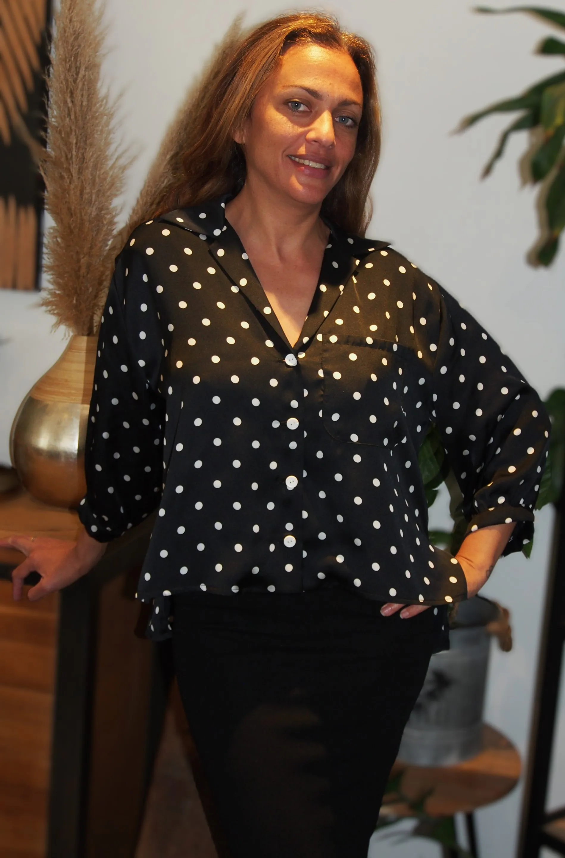 Chemisier Neïla - Satiné - Pois Noir et Blanc – Image 11