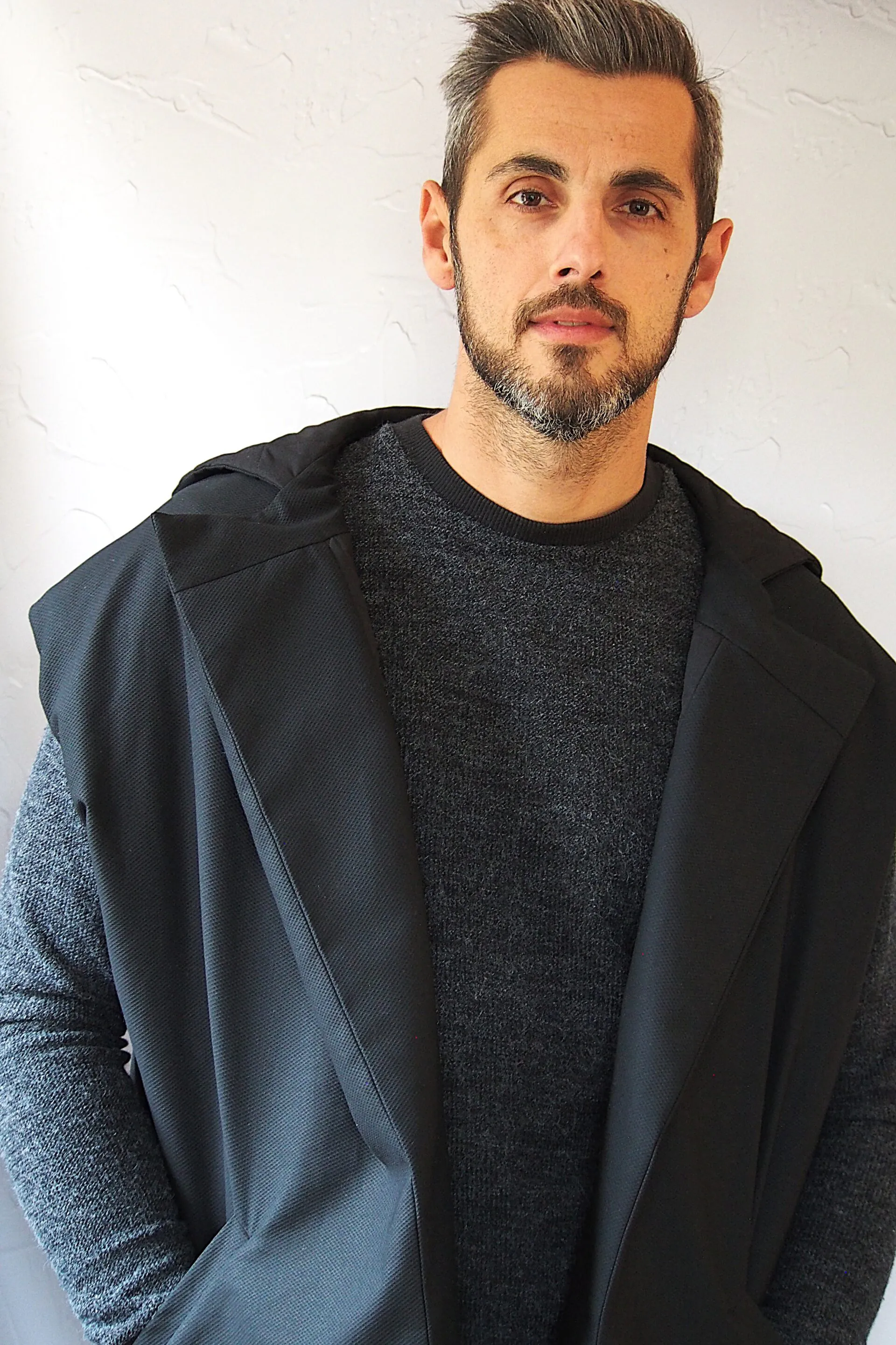 Veste Marj à capuche - Coton noir texturé – Image 11