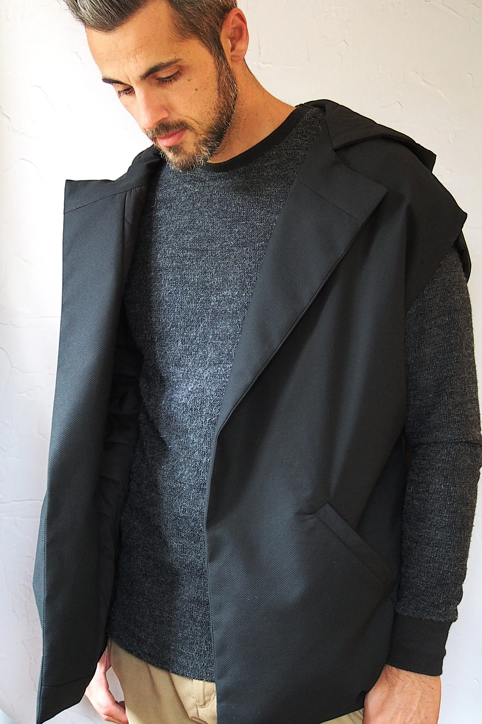 Veste Marj à capuche - Coton noir texturé – Image 8
