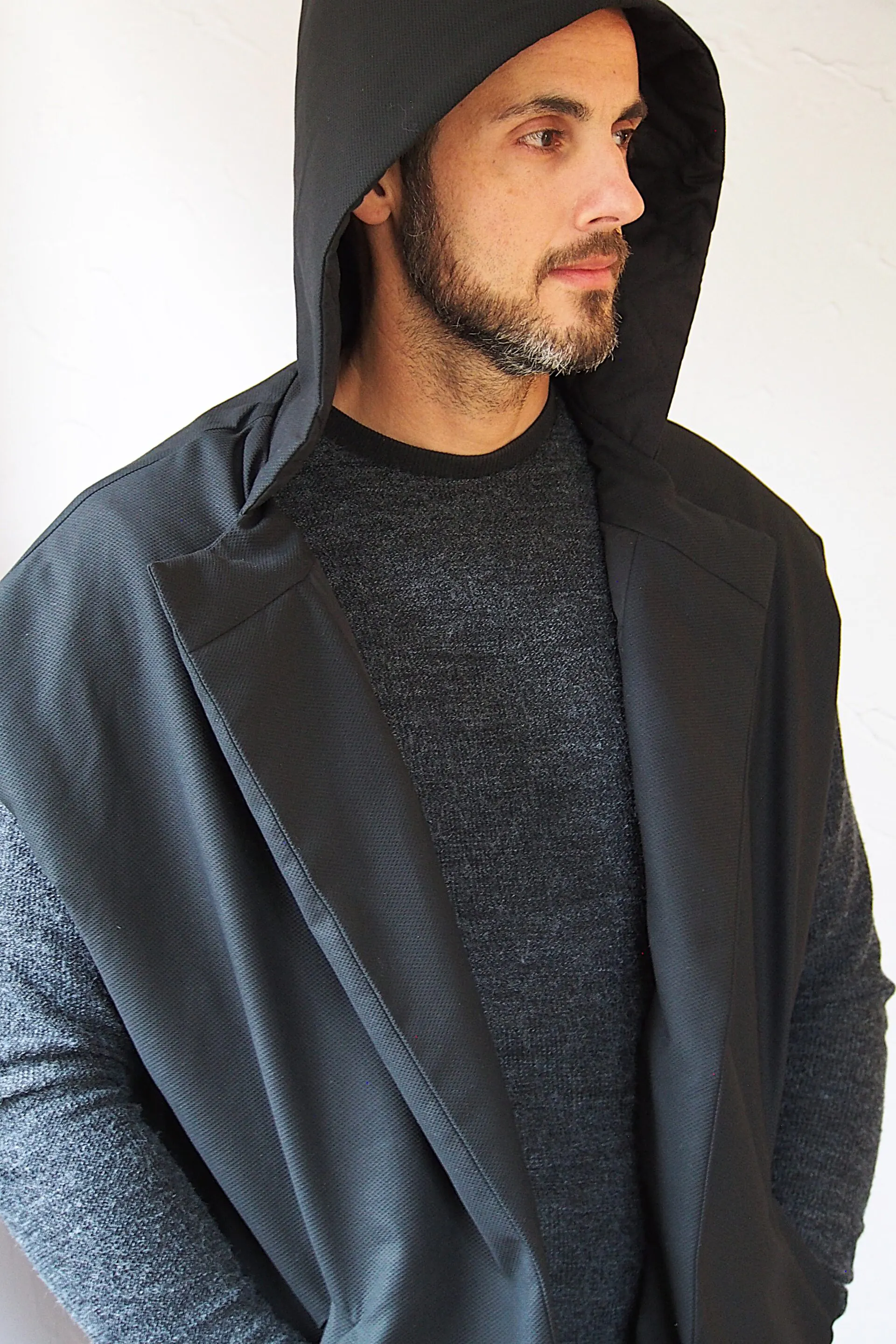 Veste Marj à capuche - Coton noir texturé – Image 9