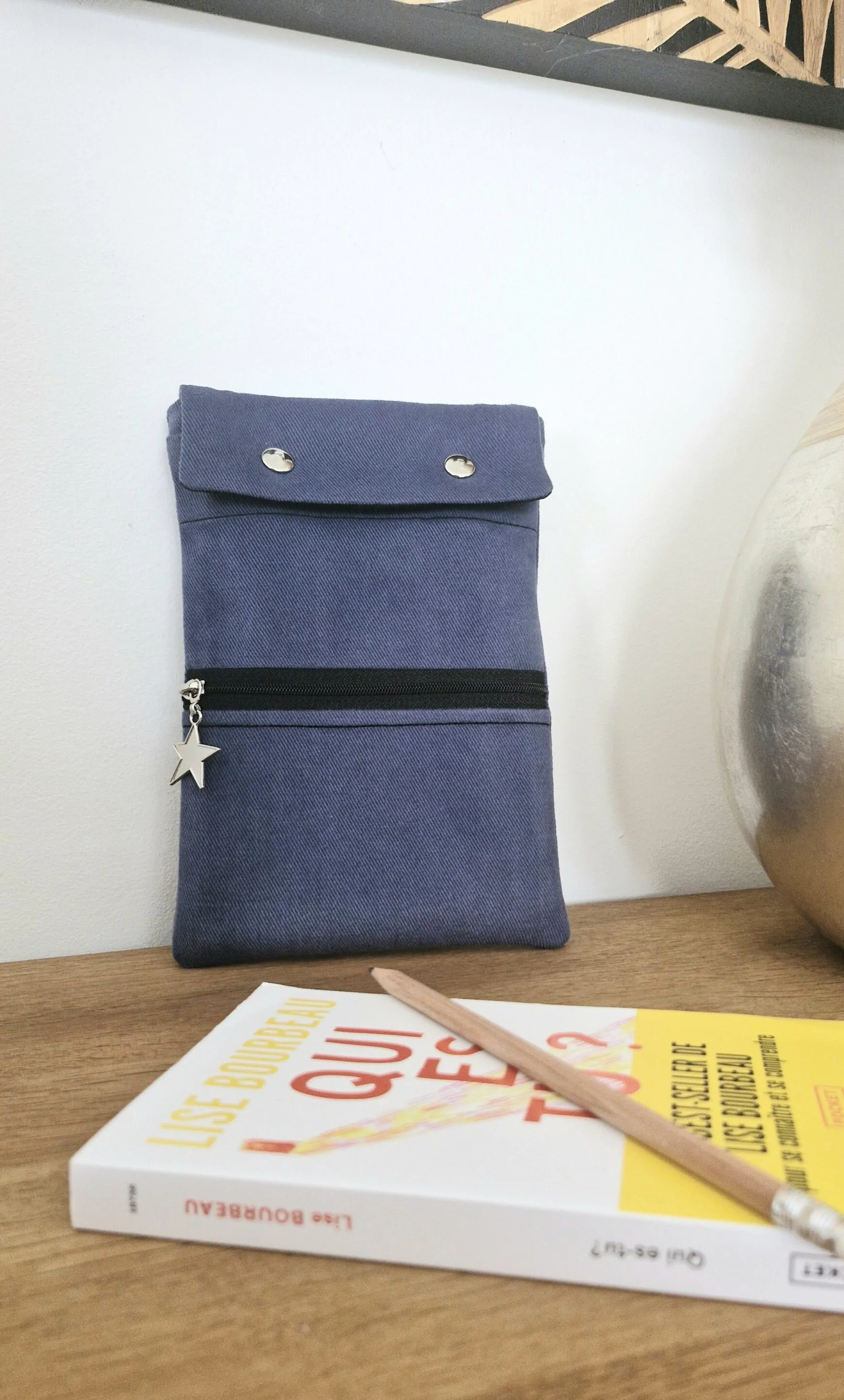 pochette de livre bleu