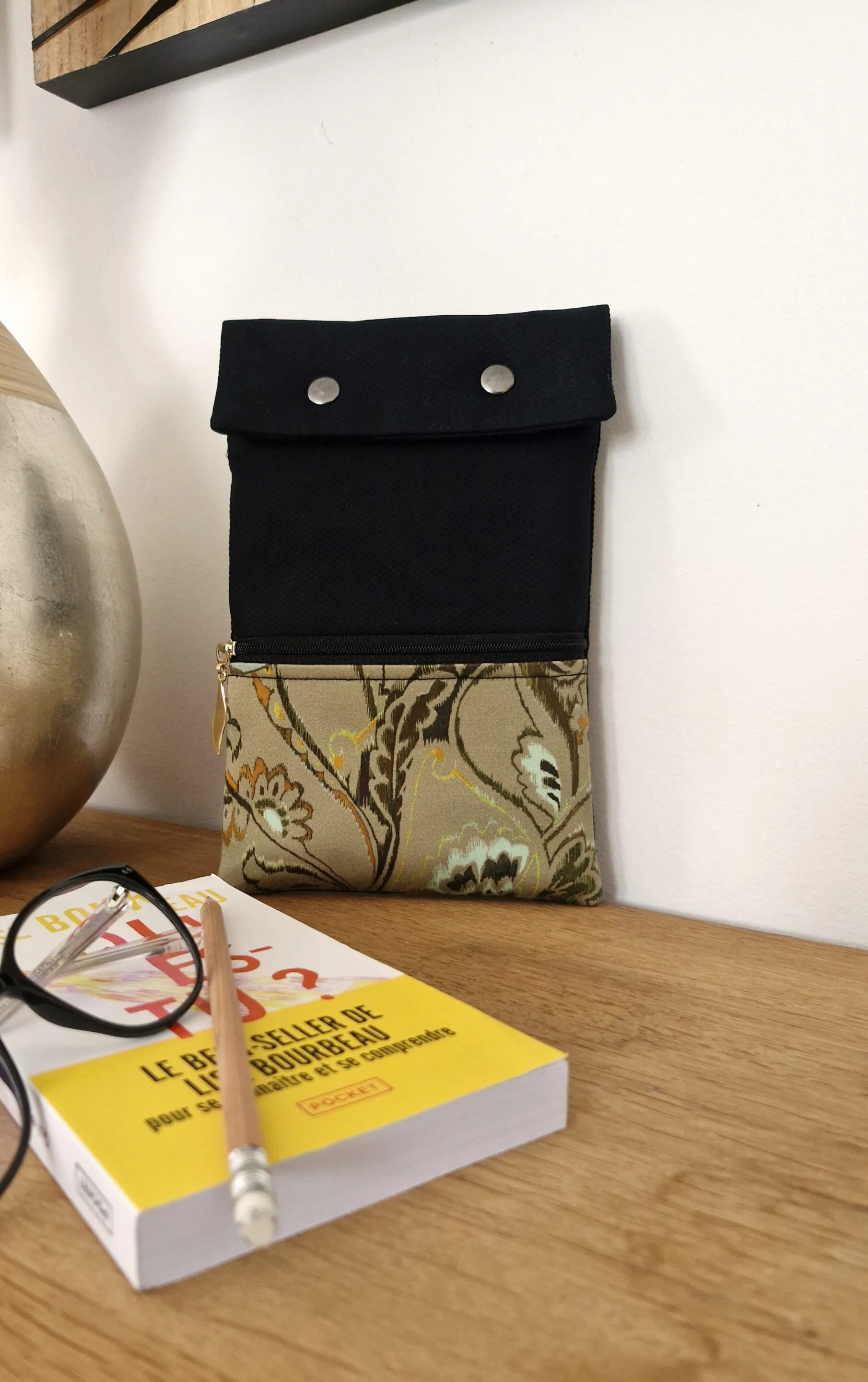 pochette de livre bi color