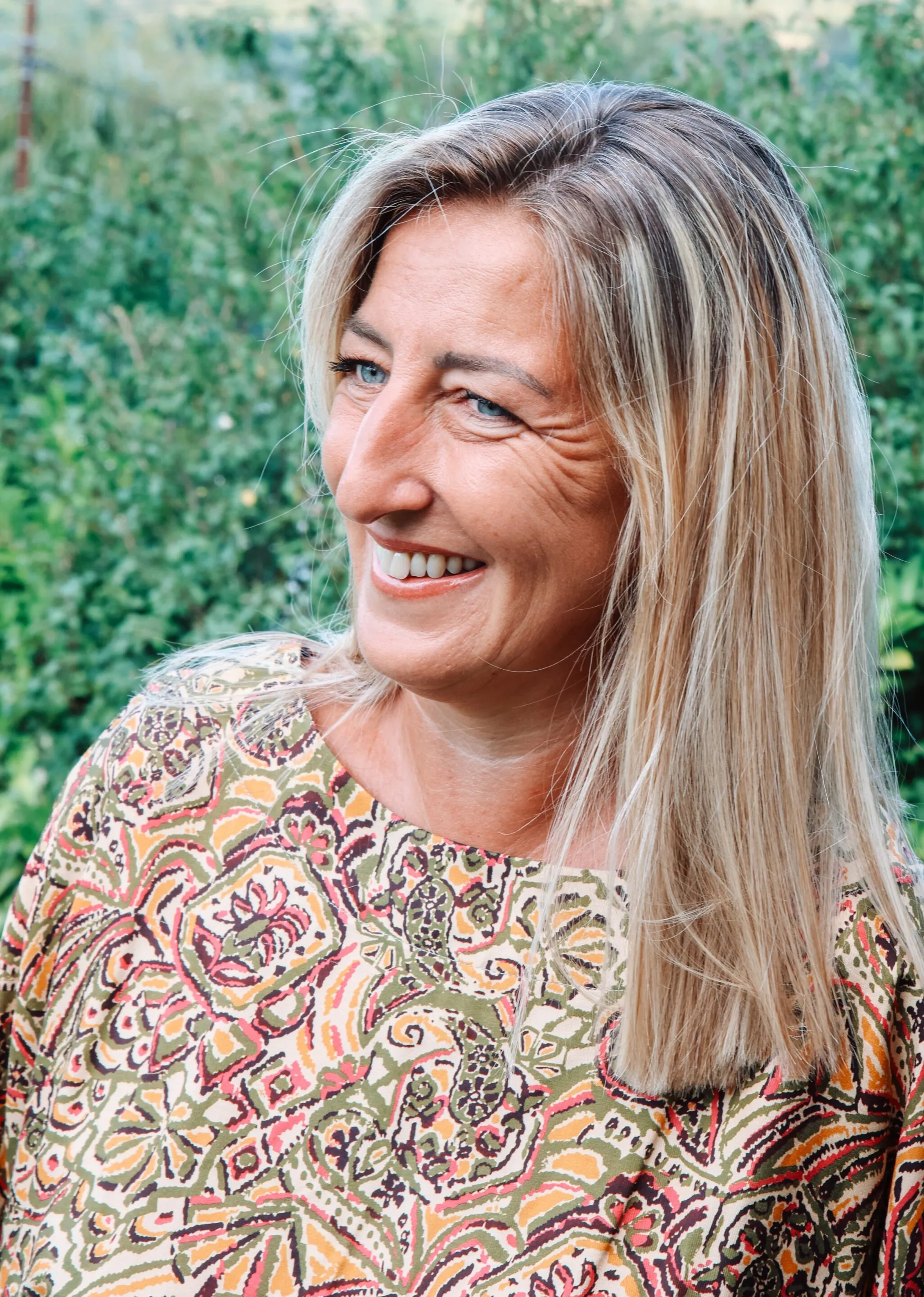 Haut de robe motifs paisley col rond de face