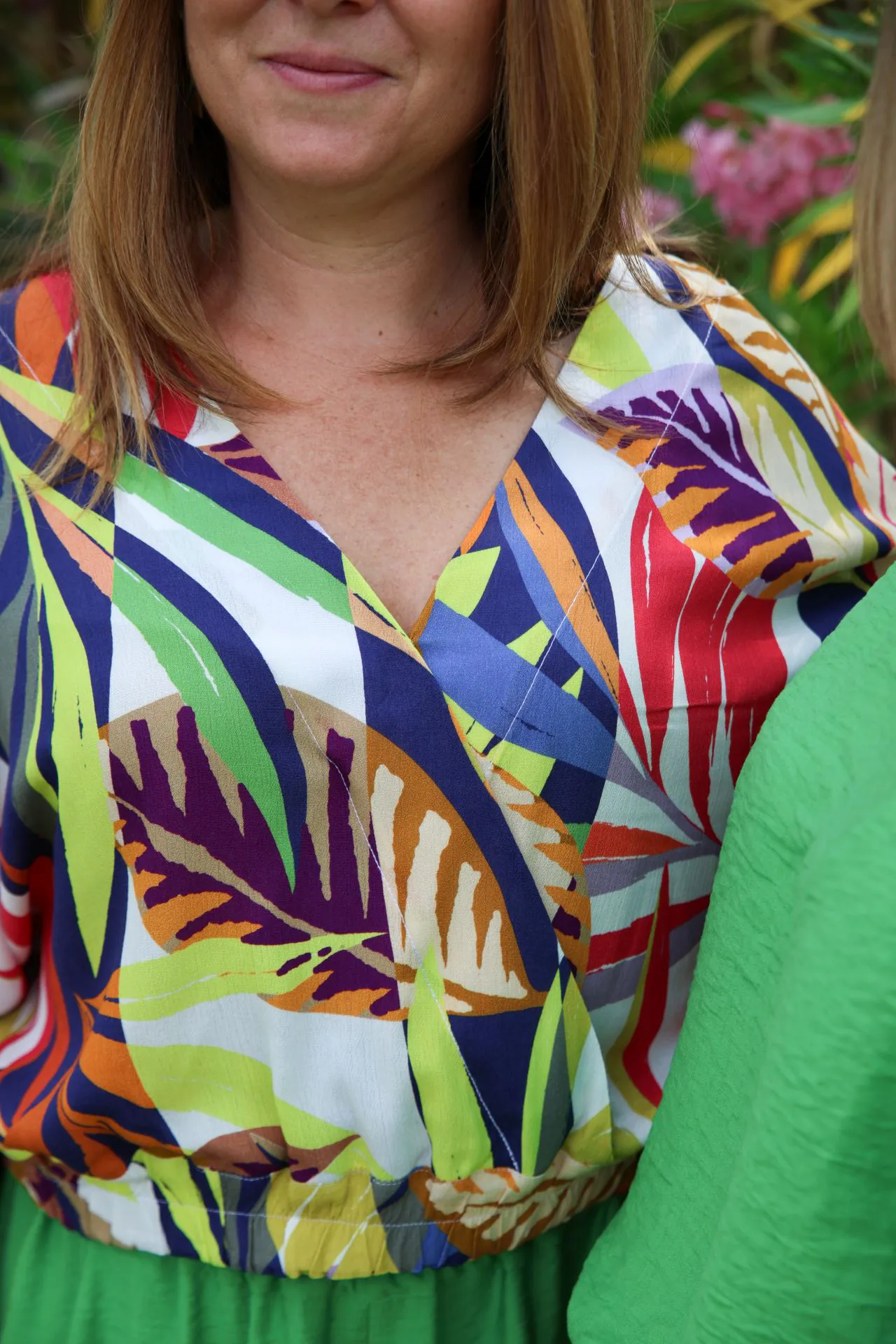 zoom fleuri de face col v