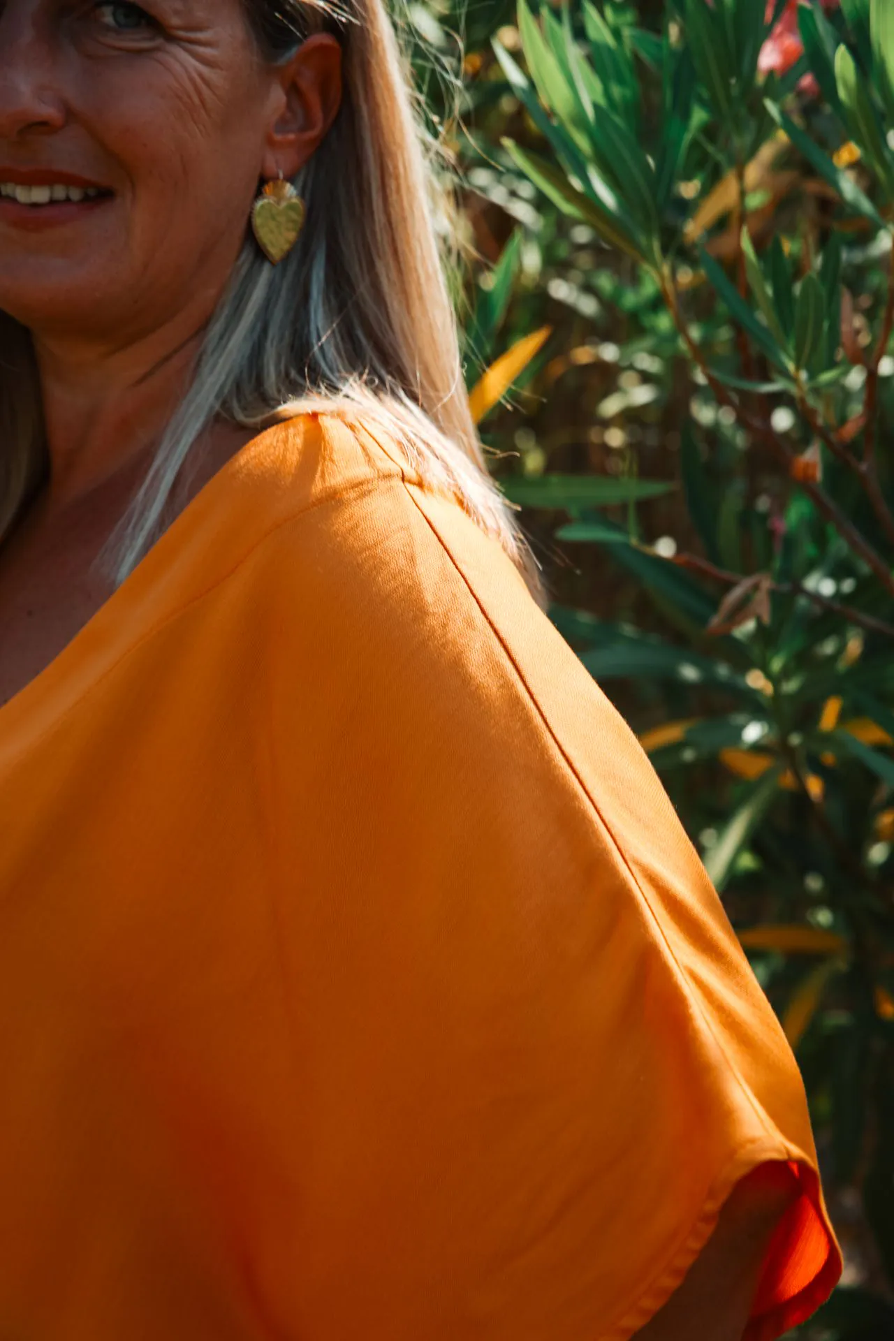 zoom épaule blouse amand orange