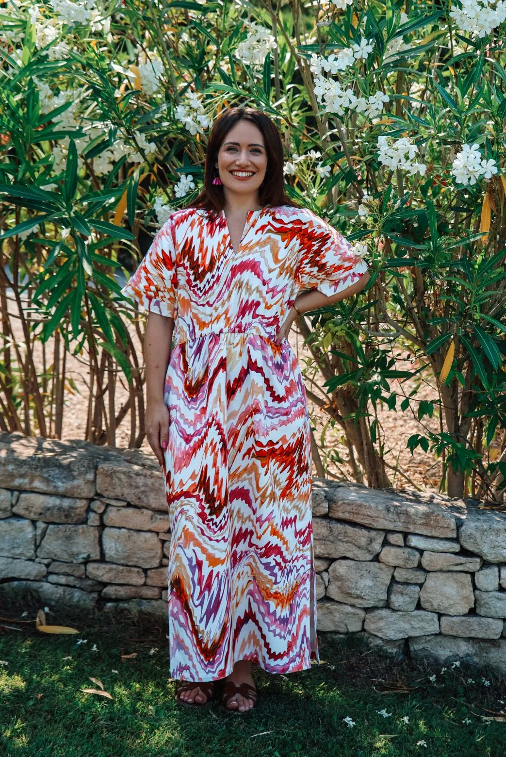 robe longue vue de face en entier motif graphique