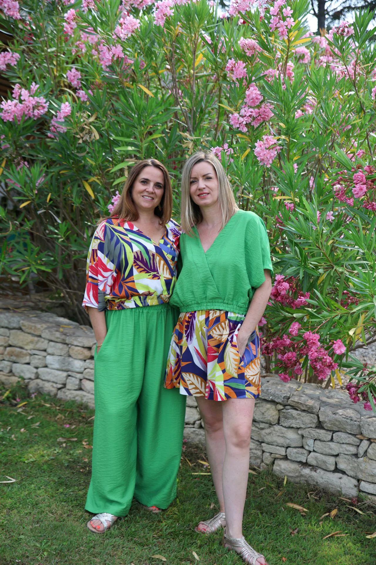 duo pantalon short ample fluide et léger avec les hauts assortis