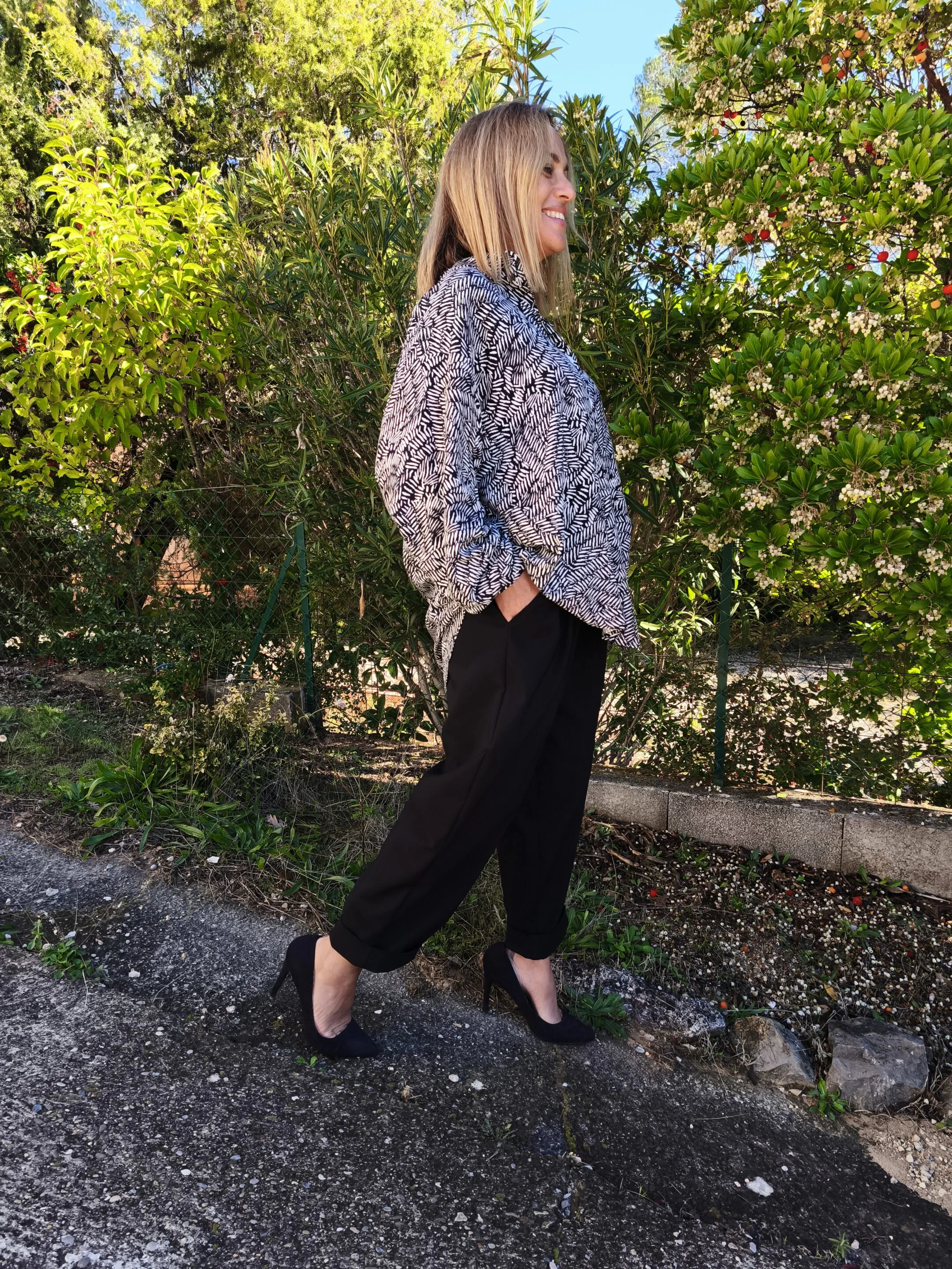 pantalon coupe carotte élégant